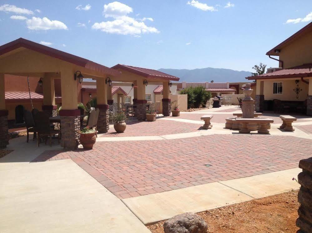 Dream Manor Inn Globe Exterior photo